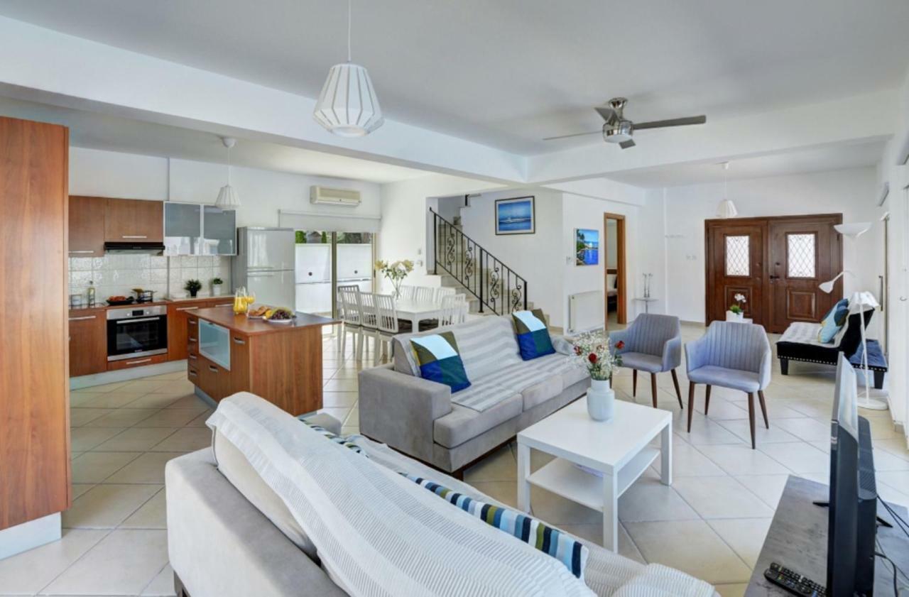 Blue Sea Villa 普罗塔拉斯 外观 照片